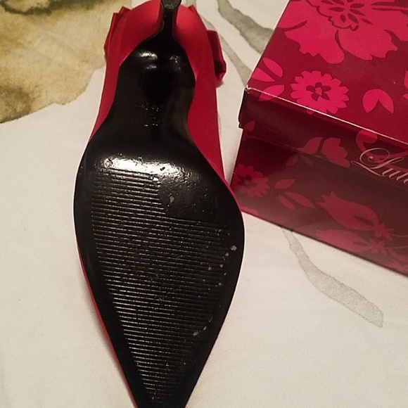 Shoes - Picture 2 of 3